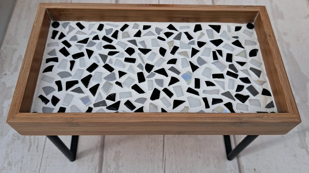 Black&White Stand and 2 coasters