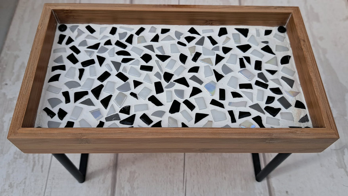 Black&White Stand and 2 coasters