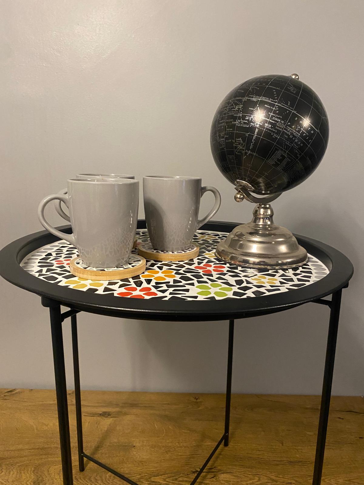 Mosaic Coffee Table with Floral Centrepiece – Foldable Legs