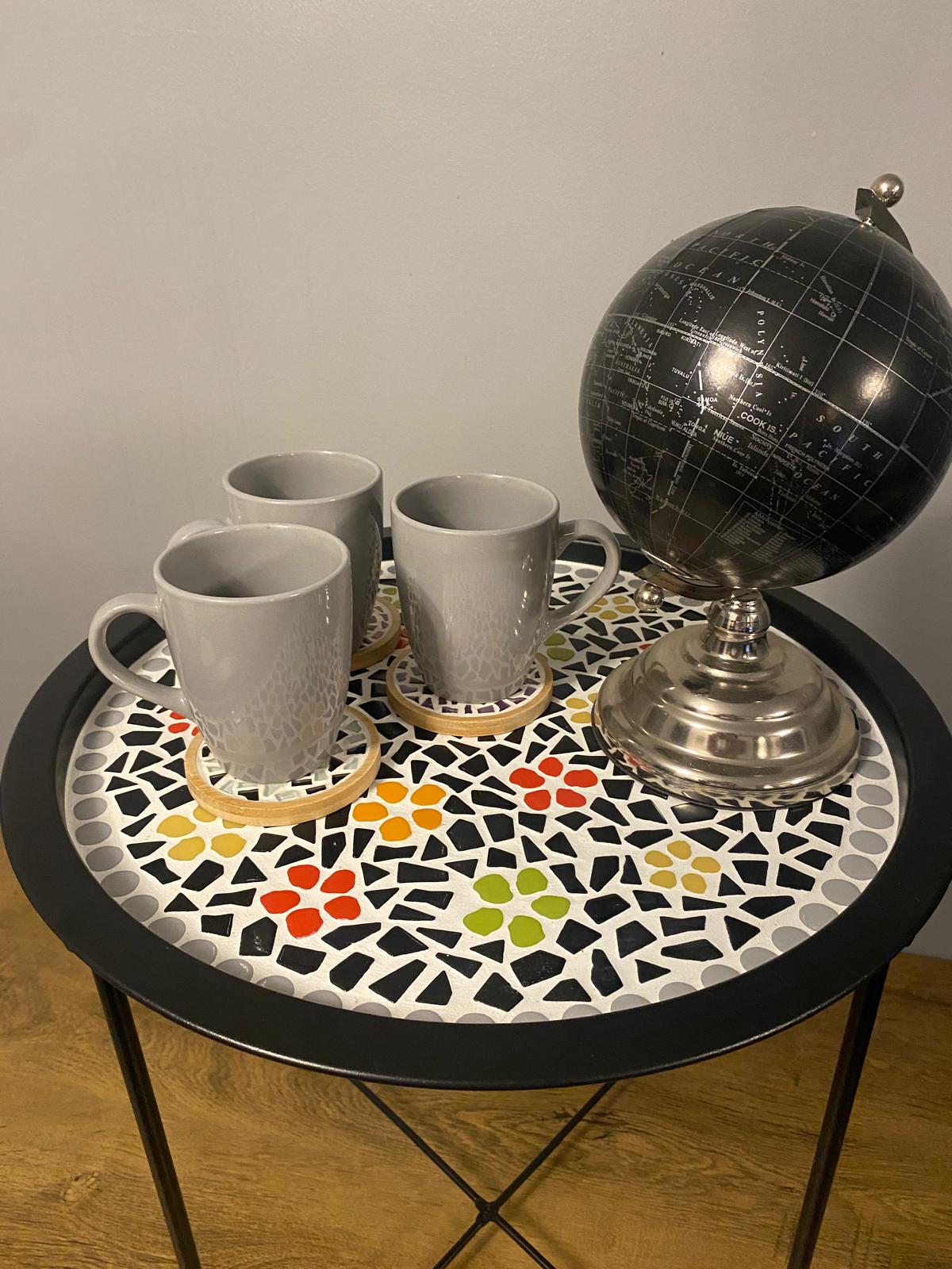 Mosaic Coffee Table with Floral Centrepiece – Foldable Legs